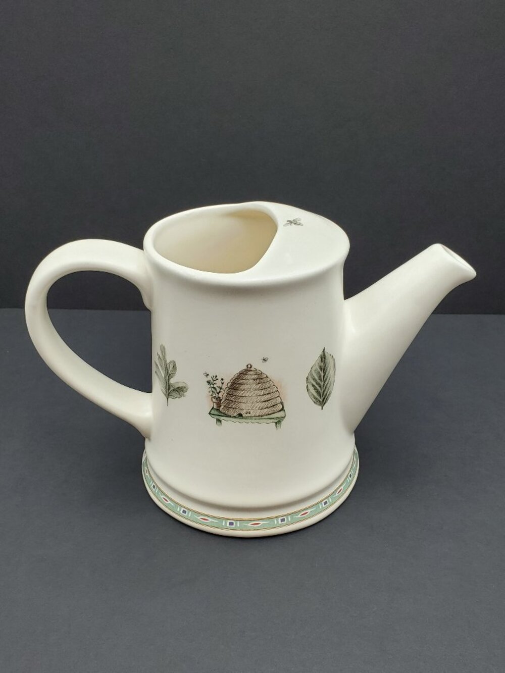 Pfaltzgraff Naturewood Watering Can Beehive Leaves Sprinkling Can